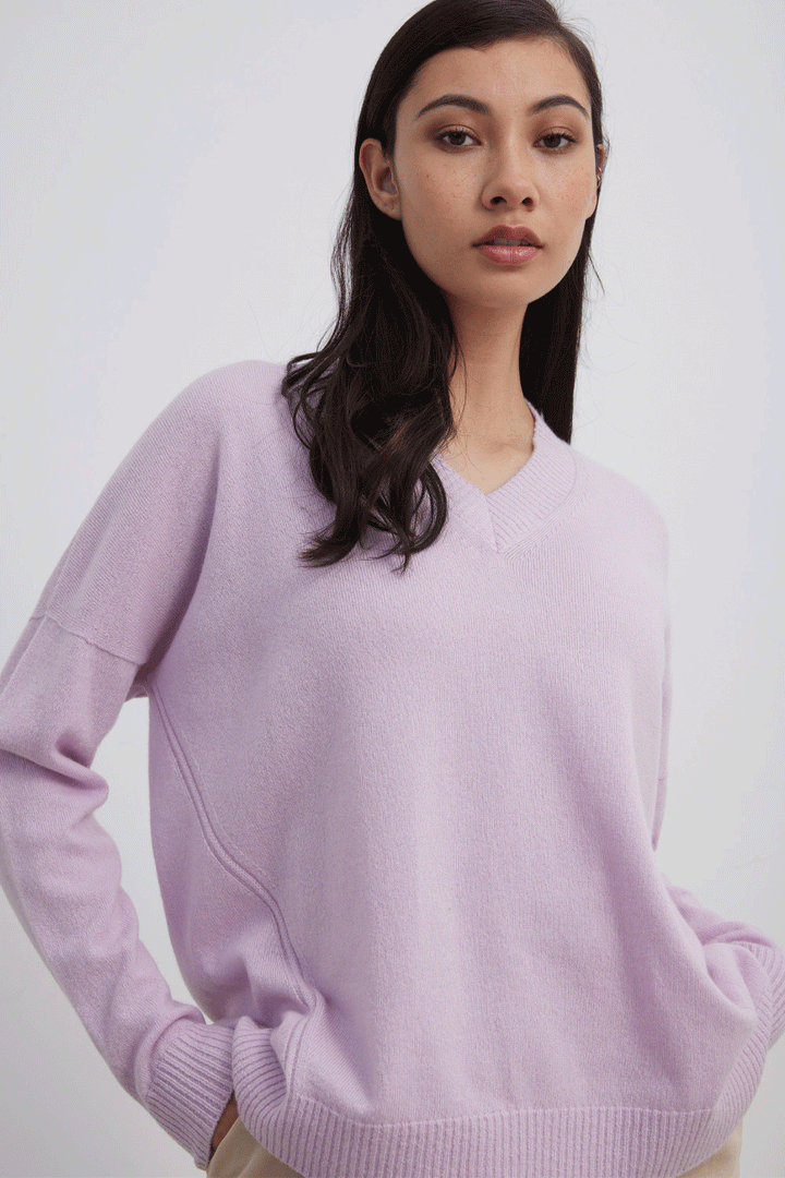 Cashmere V - Standard Issue