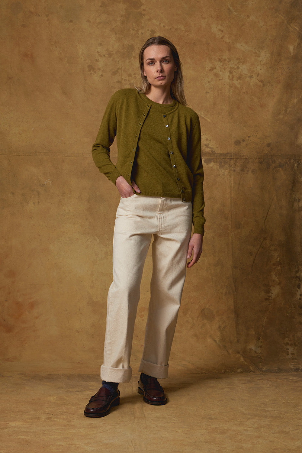 Standard Issue Cashmere Crop Cardigan in Purlsane Green